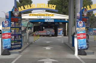 Jefferson Chevron Car wash los angeles Brushless